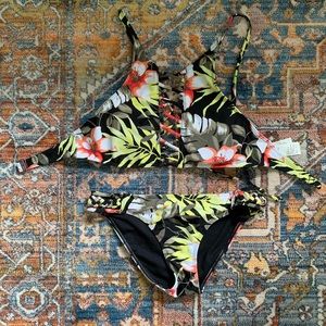 Hollister floral two piece bikini